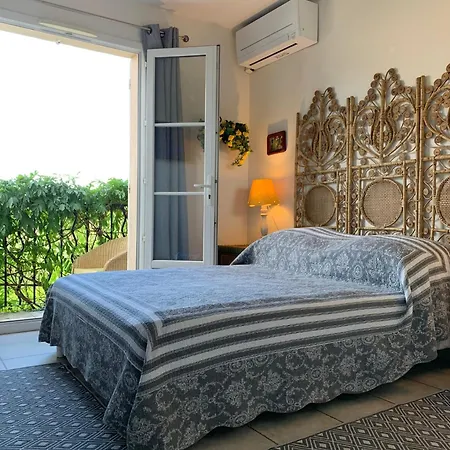 Σπίτι διακοπών Maison Spacieuse Avec Piscine Partagee A *