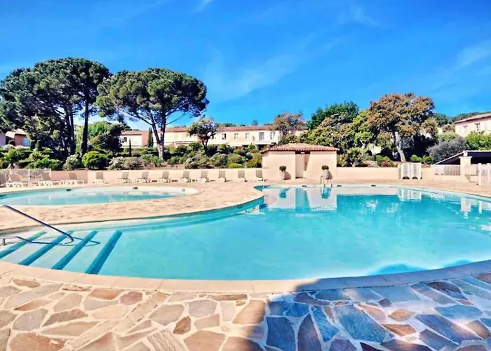 Maison Spacieuse Avec Piscine Partagee A * ガッサン