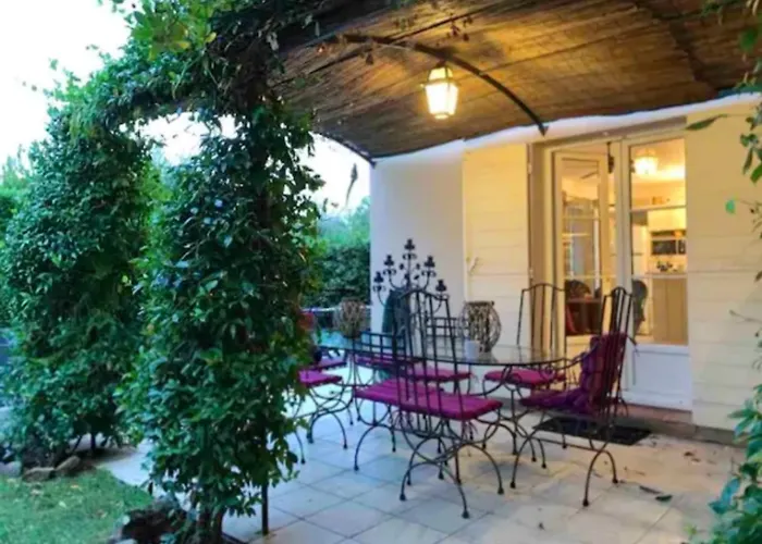 Maison Spacieuse Avec Piscine Partagee A Vakantiehuis *