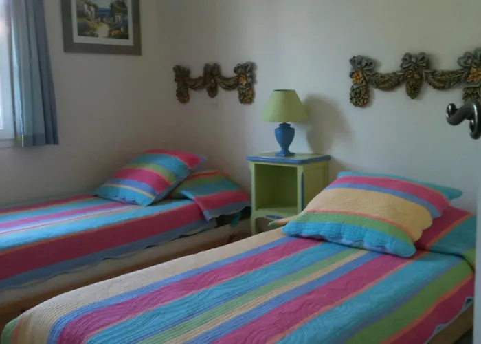 Maison Spacieuse Avec Piscine Partagee A 別荘 *