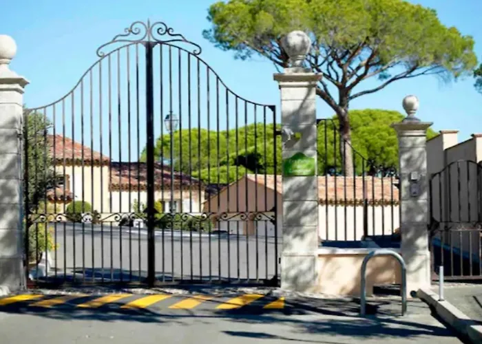 Vakantiehuis Maison Spacieuse Avec Piscine Partagee A Gassin