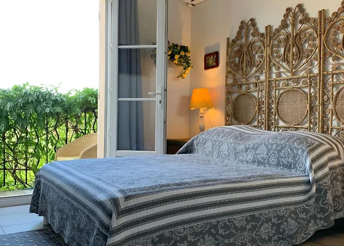 Vakantiehuis Maison Spacieuse Avec Piscine Partagee A *